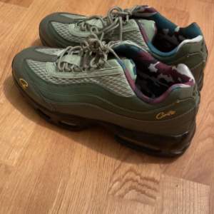 Gröna cortiez skor collab med Nike St 43 