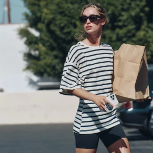 Randig t-shirt från ZARA - Randig t-shirt från ZARA. Helt ny och aldrig använd, prislappen sitter fortfarande kvar.