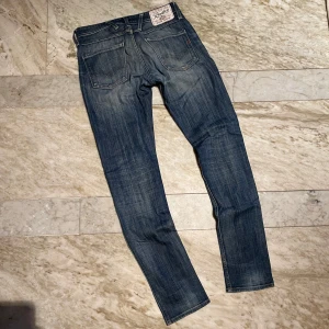 Replay Jeans - Sköna Replay jeans i modellen Anbass! St 31/34! Hör av dig vid ytterligare frågor! Mvh Henry 