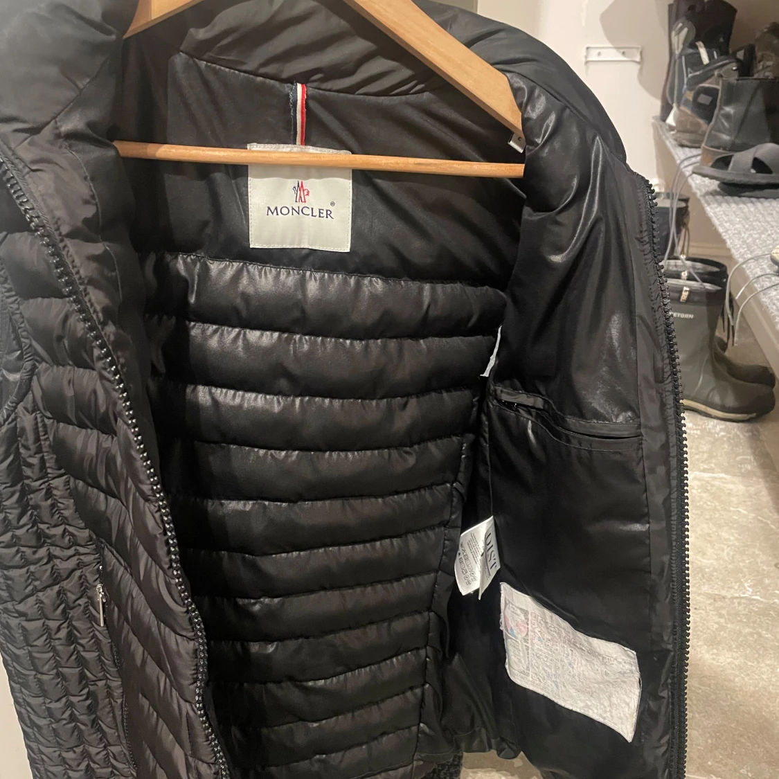 Svart dunväst från Moncler - 2