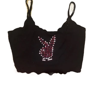 Playboy linne  - Ett jätte fint play Boy linne, priset går att diskutera .kontakta gärna innan köp:)