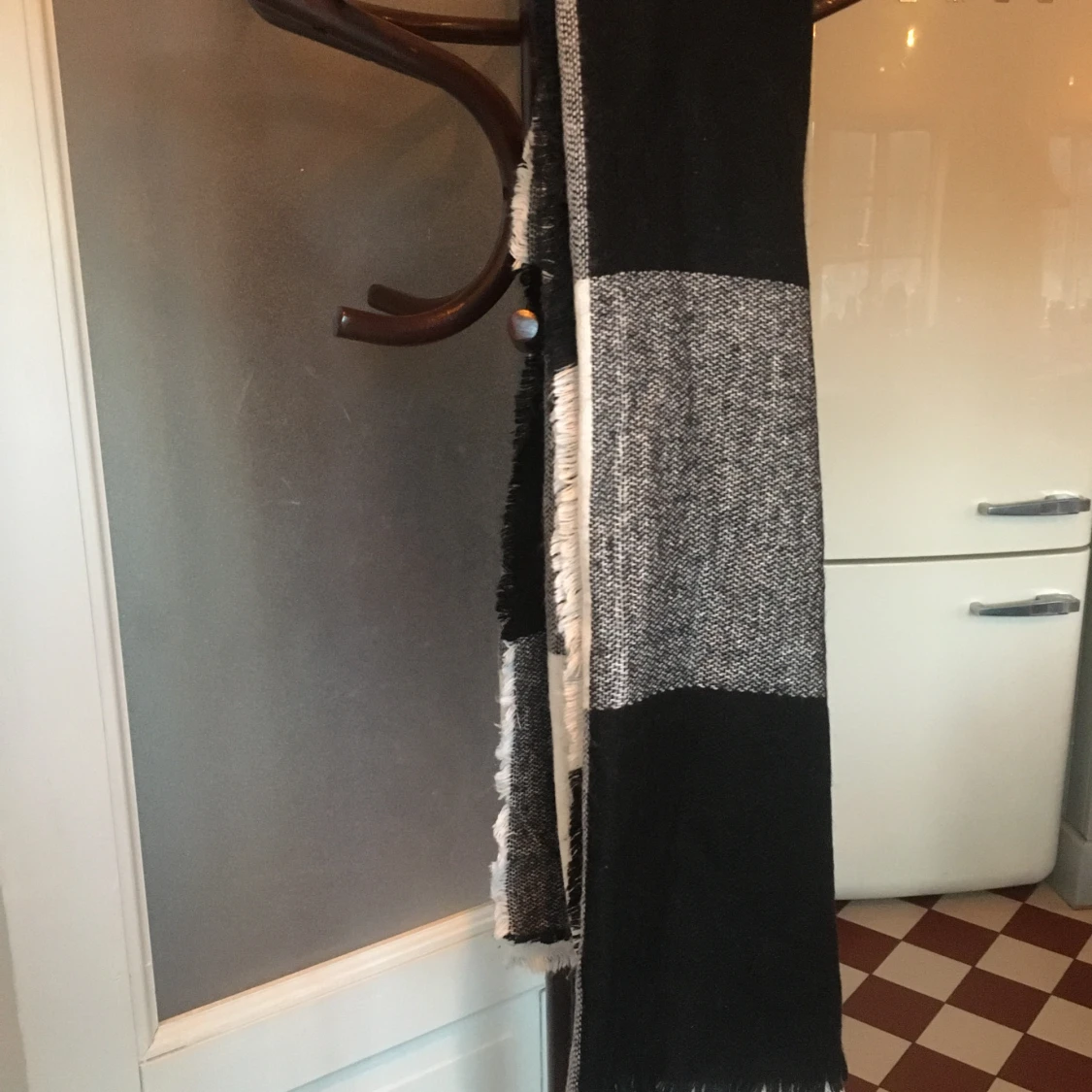 Svartvit rutig halsduk - 1