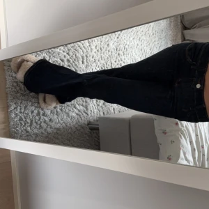 Cheap monday jeans 🩷🩷 - Super snygga jeans från cheap monday🩷helt nya då jag beställde fel storlek😍
