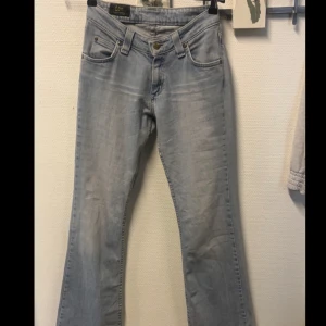 Lågmidjade Lee jeans  - Super snygga Lee jeans som är Lågmidjade💕pris går att diskutera vid snabb affär💕