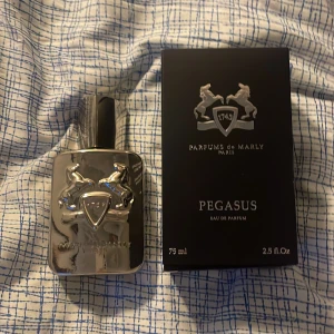 Parfums de Marly Pegasus/ endast byten  - Söker byten mot denna parfym. Köpt på parfym.se  70ml kvar  Boxen ingår  Skriv vid frågor eller funderingar
