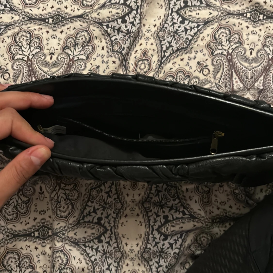 Svart kuvertväska  - 90