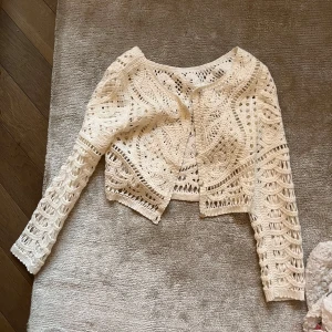 Kofta Maje  - En knapp saknas