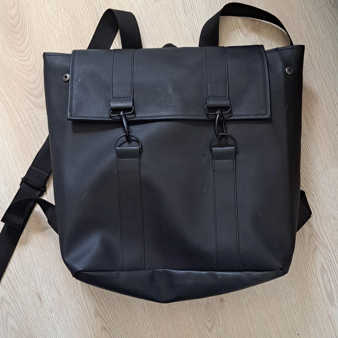 Rains ryggsäck