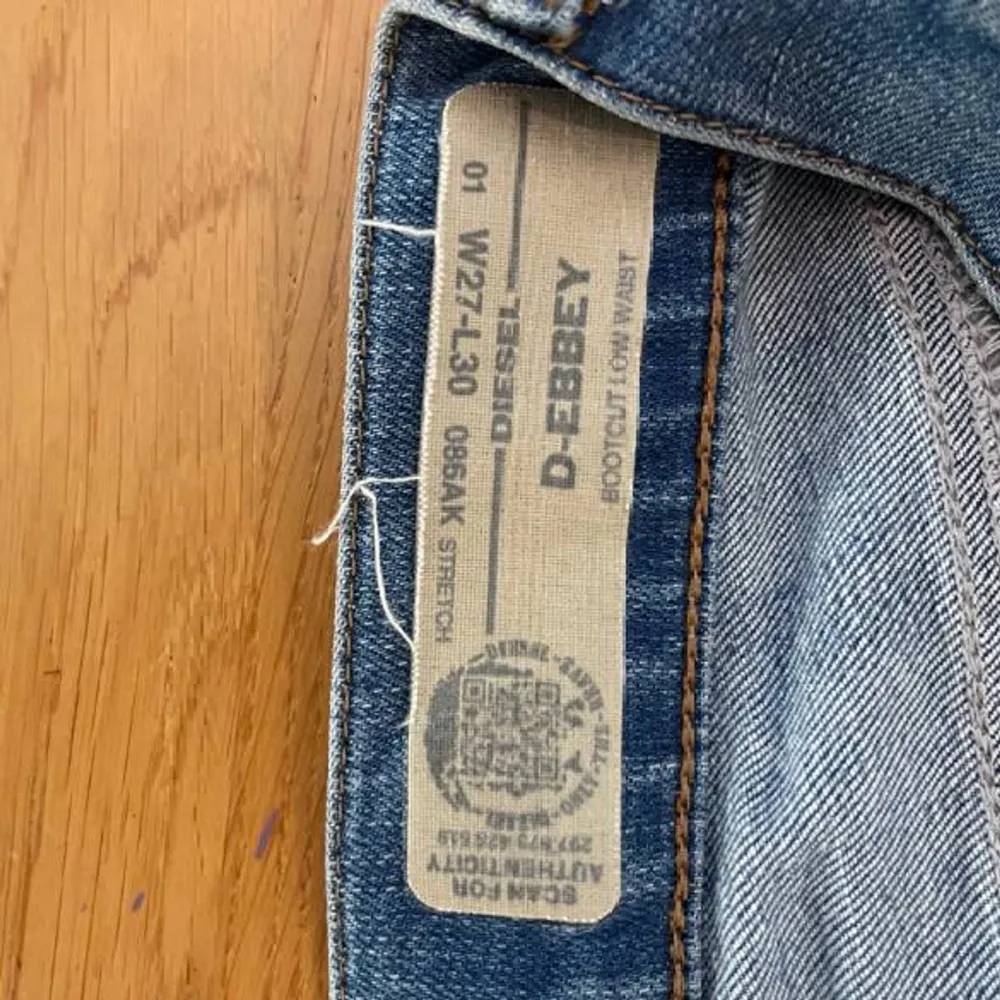 Supersnygga lågmidjade jeans från Diesel. W27 L30. Modell D-ebbey. Nypris 1500 kr men jag säljer för 600 kr!🤩 Skriv om du vill veta mer☺️. Jeans & Byxor.