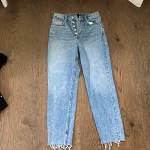 Jeans från h&m i nyskick 