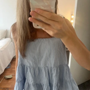 Fin blåvit randig topp - Topp, fint skick, storlek xxs-xs