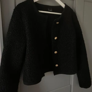 Teddy kofta - Storlek S Använd men fortfarande i mycket bra skick