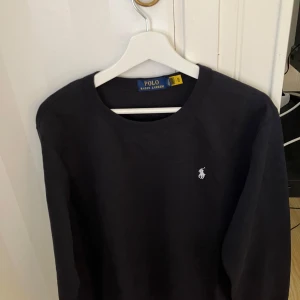 Ralph Lauren Crewneck - Alla 3 för 1800. Storlek L!