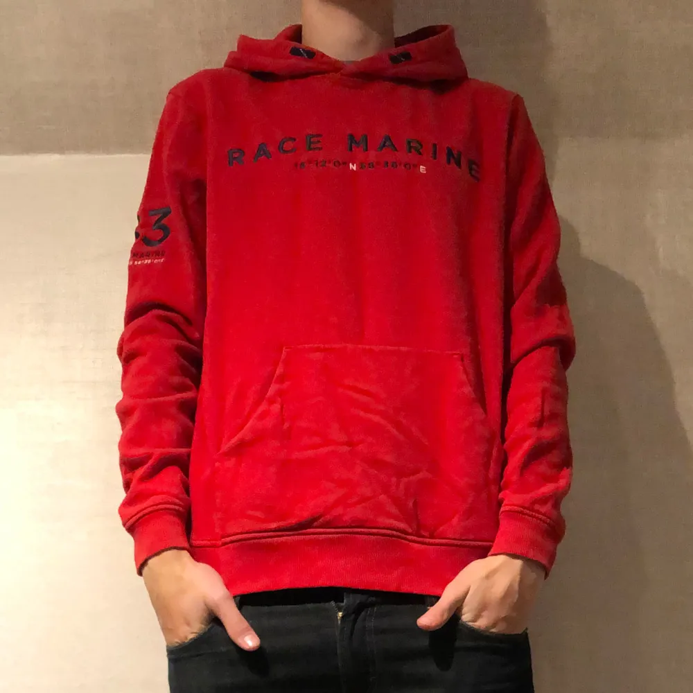 Race Marine Hoodie - Pris 400kr - Storlek: M - Bra skick utan defekter 9/10 - Hör av er för mer information!. Hoodies.