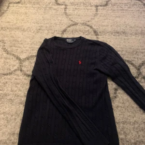 Ralph lauren  - Ralph Lauren kabelstikad i Xl men sitter perfekt för M 