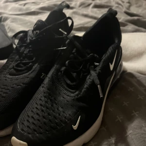 270 - Jätte bra skick, säljer för dom inte kommer till användning mer  