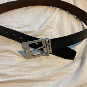 Hugo boss bäote - Hugo boss bälte använt 4 ggr säljer för jag har köpt ny bälte