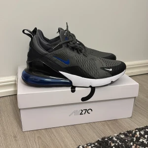 Nike air 270 - Nyskick! Använda en gång. Jag säljer de eftersom att jag inte använder de.