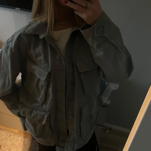 Cargo Jacka - Grön jacka som passar strl S/M