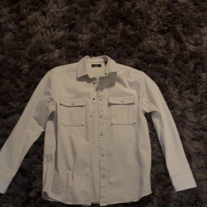 C&A overshirt - Aldrig använd Storlek S men stor i storleken