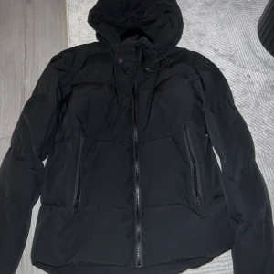 Zara vinterjacka - Endast använd 4-5 gånger, storlek s passar bra M också