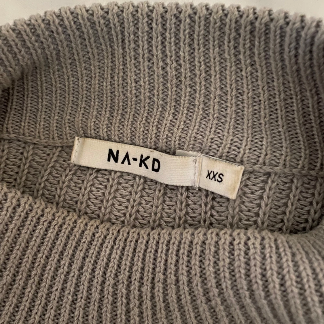 Stickad tröja  - 93