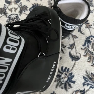 Moon boots  - Intressekoll på mina moon boots 💞 Använda ett fåtal gånger så är i bra skick! 
