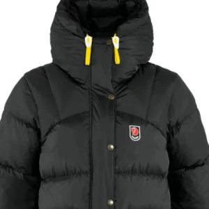 Svart dunjacka från Fjällräven - Säljer en svart dunjacka från Fjällräven i bra skick. Strl xxs men skulle säga att det är som en xs