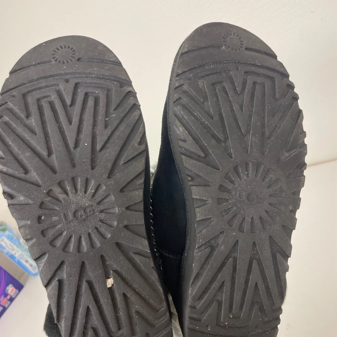 Svarta UGG boots med kedjedetalj - 92