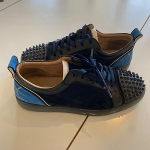 ÄKTA!!!! Christian loubitin ✨unika✨ - Sjukt snygga och väl bevarade loubitins. Kvitto finns!✨💫. Skriv vid minsta fundering eller om man vill ha fler bilder 