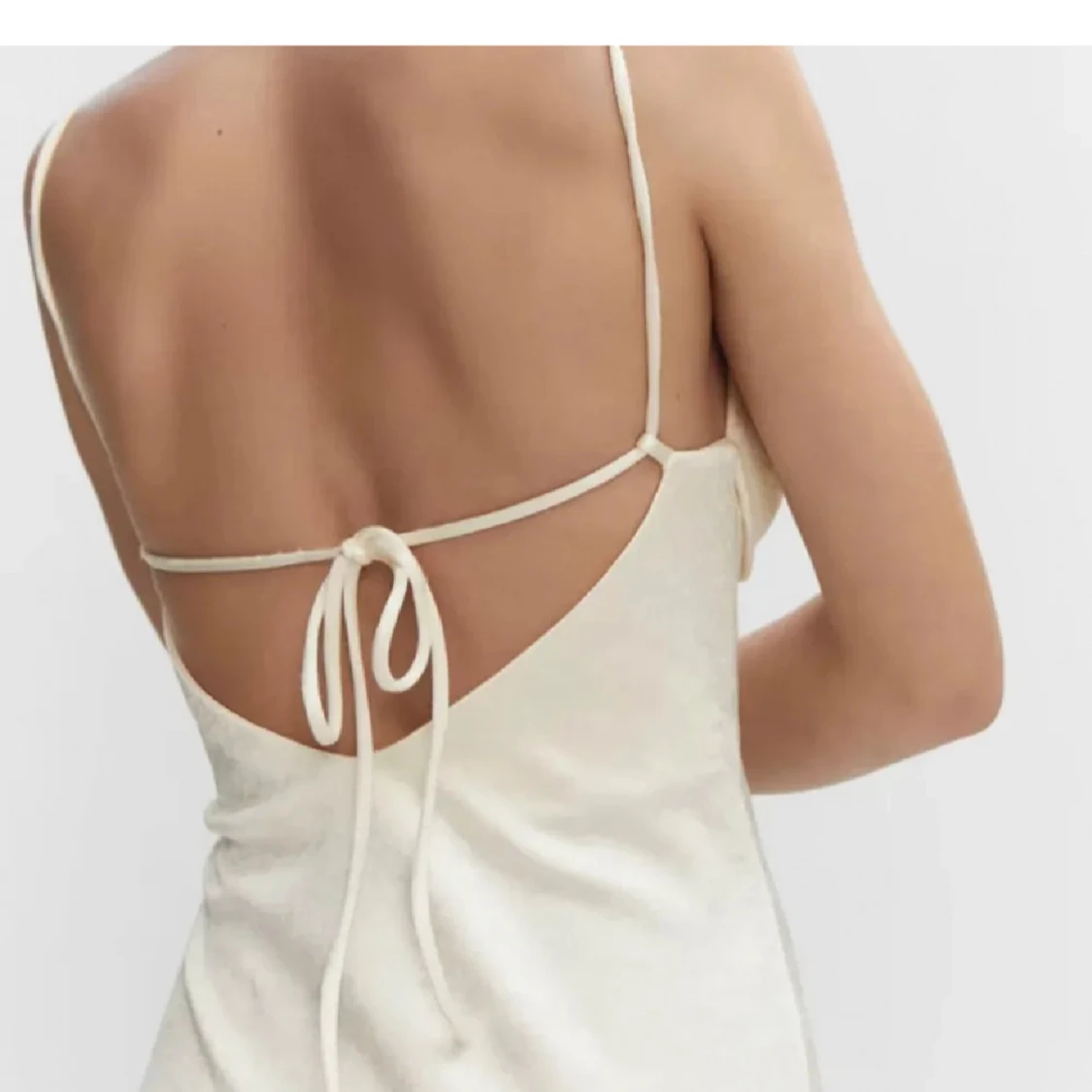 vit långklänning  - 92