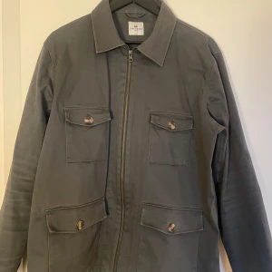 John Henric Safarijacka Large - Säljer min John Henric safarijacka.