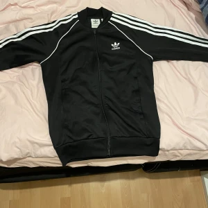 Adidas SST - Bra skick storlek S, använt några gånger