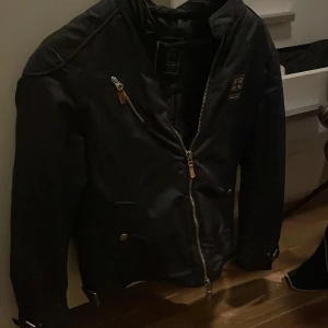 Morris jacka - Morris jacka i nyskick 