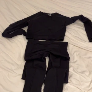 Träningsset - Shein - Aldrig använda, råkade beställa dubbelt från Shein, väldigt bra passform 