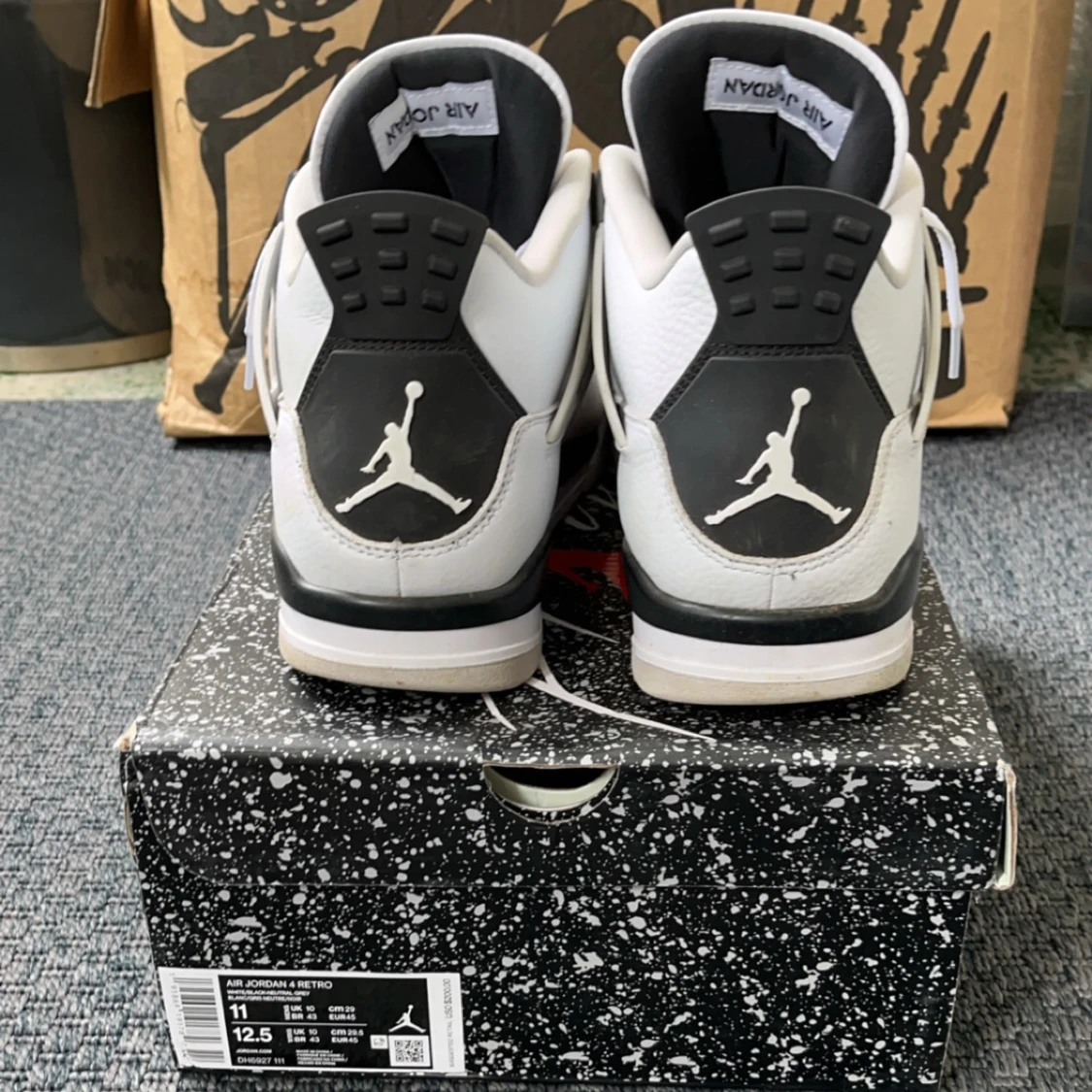 Jordan 4 Militairy black - 92