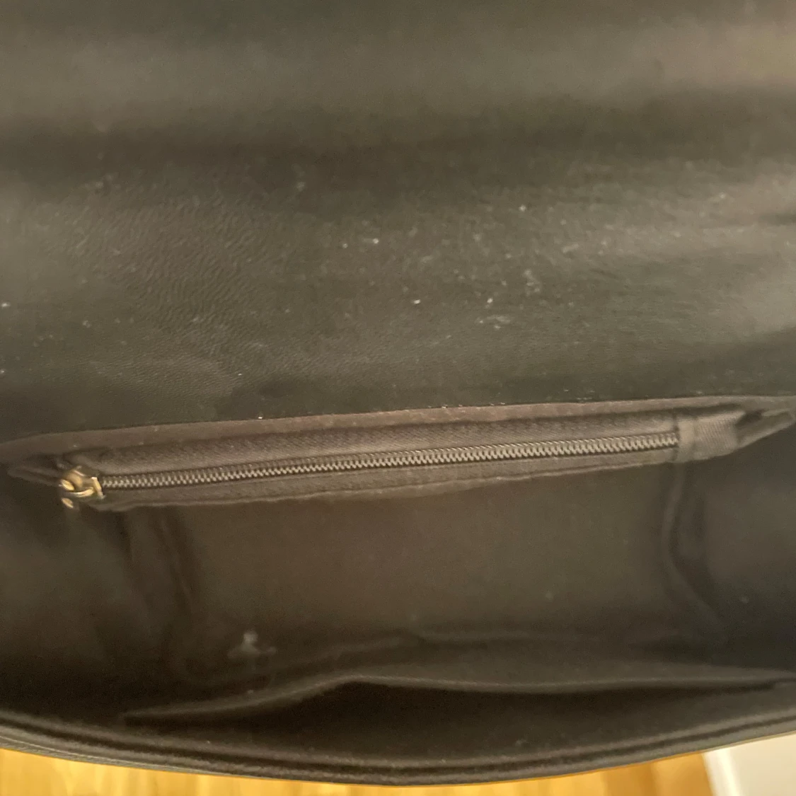 Svart axelremsväska - 92