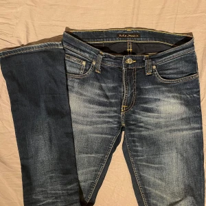 Nudie Jeans - Skit snygga Liw Waits jeans från Nudie, men används ej, är W28 L32🥰