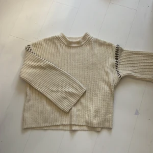 Stickad tröja  - Jätte bra skick, fin stickad tröja 