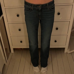 Levi’s Superlow Boot - Superfina Levis jeans! Aldrig använda, dock utan prislapp. Låg midja med bootcut! Superfina nu till hösten! 