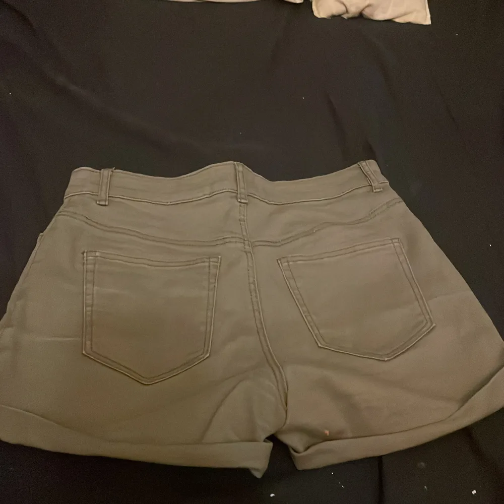 Ett par fina shorts från H&M som inte kommer till användning då dom inte är min stil längre. Shorts.