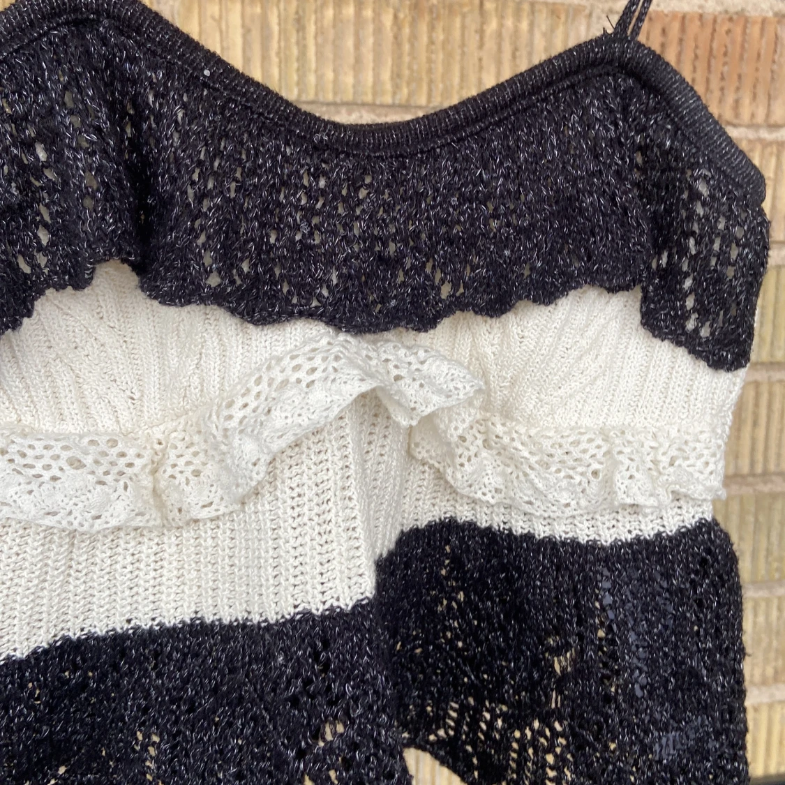 Svart och vit stickad topp från Zara - 90