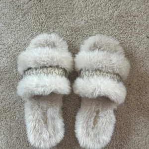 Mk tofflor - Michael kors tofflor oanvända 