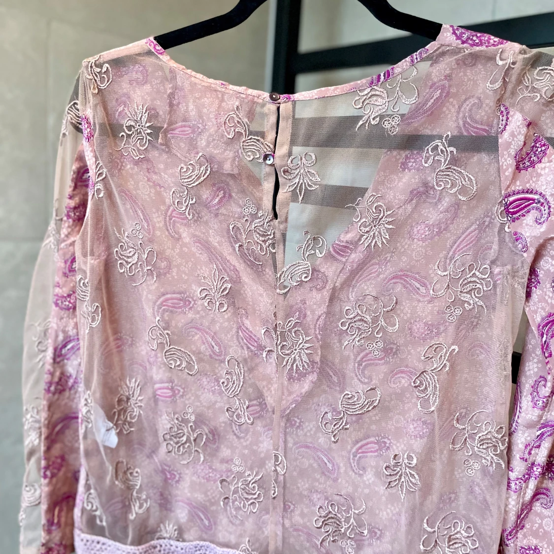 Rosa paisleymönstrad blus från Odd Molly - 91