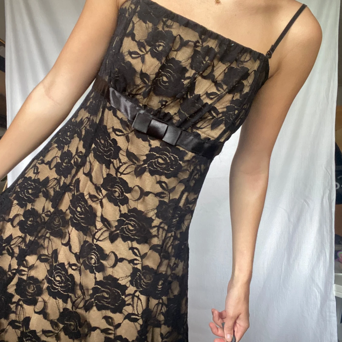 Svart spetsklänning från Reflex - 90