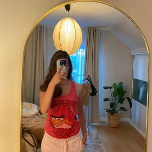 Gulligt angry birds linne❣️ - Fint skick, pris kan diskuteras🩵