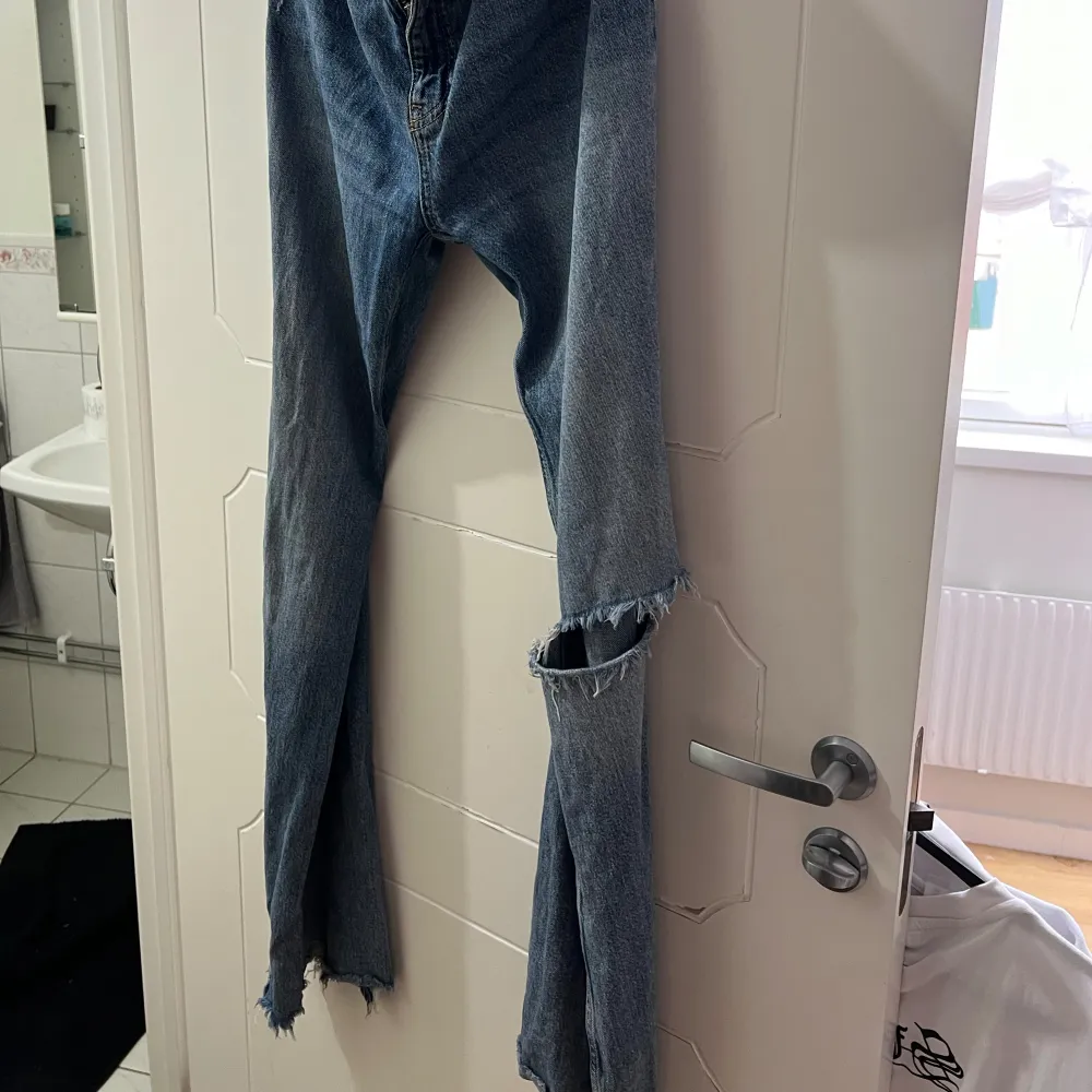 Jeans från Gina tricot! Storlek 44. Jeans & Byxor.