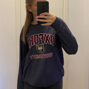 Vintage Oxford sweatshirt - Vintage Oxford sweatshirt. Storlek L men sitter som en S/M.