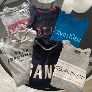 Märkes t-shirts - Går att köpa separat, bättre pris vid köp av alla✨