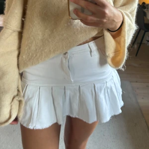 Lågmidjad jeanskjol  - Midjemått: 36cm